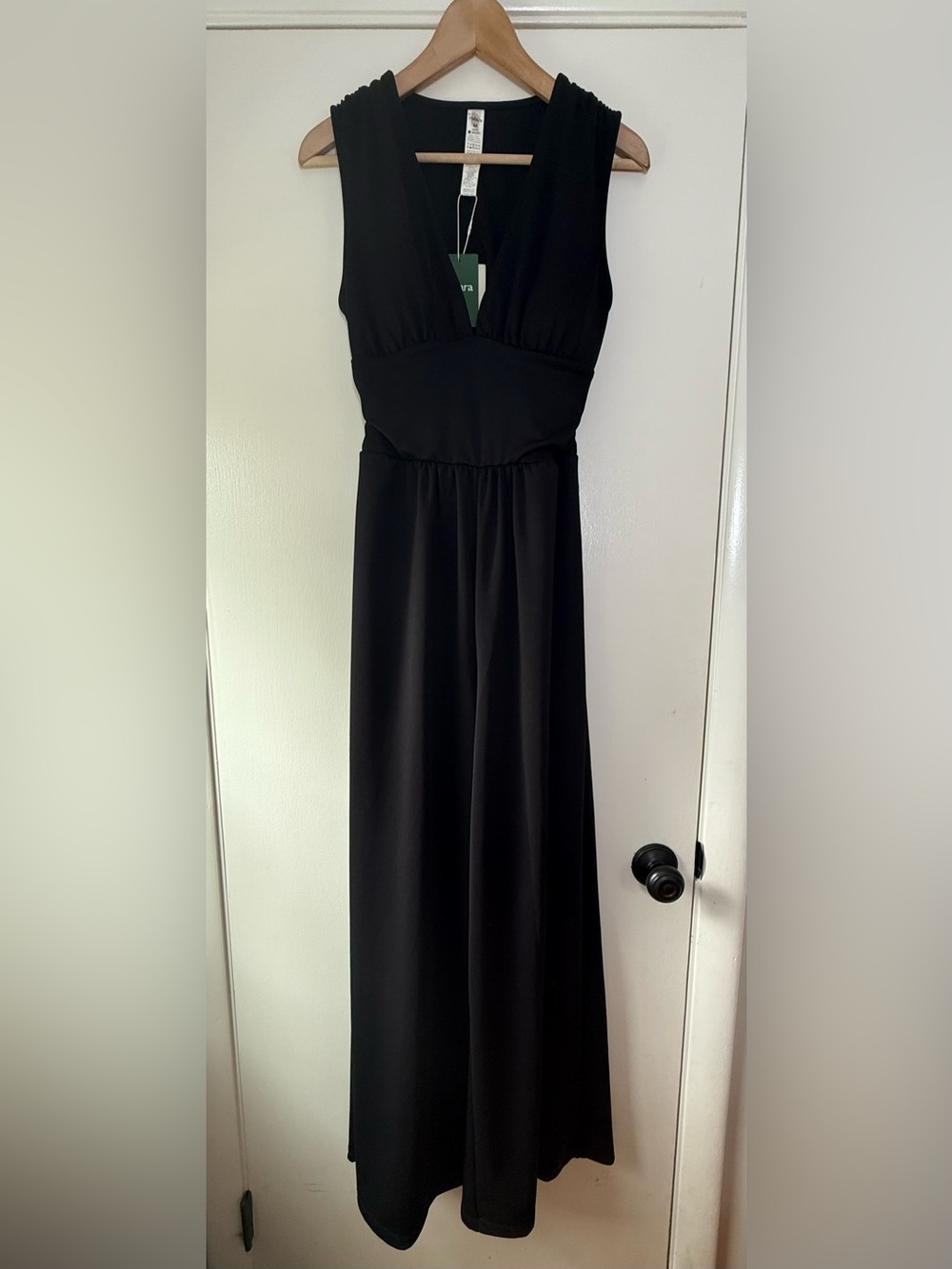 🆕 Halara V-Neck Sleeveless Ruched Pocket Jumpsuit Easy Peezy Black Chic Sporty - Picture 4 of 16